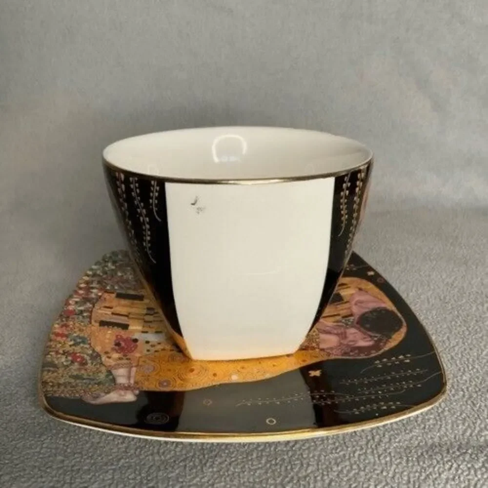 NWOB Smile Austria Gustav Klimt The Kiss Tea Cup &Saucer Black/Gold Art Souvenir